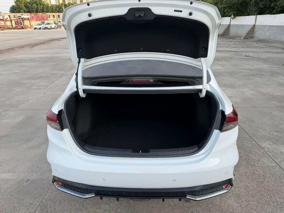 2023 Kia K3 II (China Market) Рестайлинг, белый, 1650000 рублей - вид 13