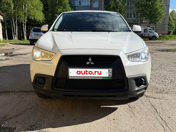 2012 Mitsubishi ASX I, белый, 890000 рублей - вид 1