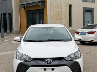 2022 Toyota Yaris L XP150 Рестайлинг, белый, 1297000 рублей, вид 2