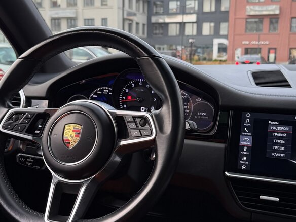2020 Porsche Cayenne III, оранжевый, 5990000 рублей - вид 12