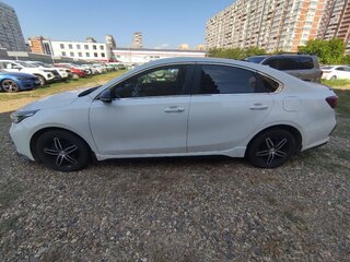 2020 Kia Cerato IV, белый, 1550000 рублей, вид 3