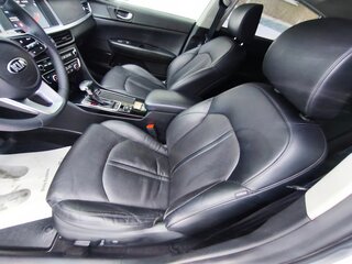 2018 Kia Optima IV Рестайлинг, белый, 1820000 рублей, вид 4