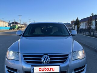 2007 Volkswagen Touareg I Рестайлинг, серебристый, 1200000 рублей, вид 2