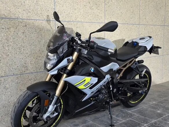 2022 BMW S 1000 R, серый, 1250000 рублей - вид 2