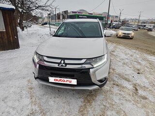 2016 Mitsubishi Outlander III Рестайлинг 2, белый, 2250000 рублей, вид 2