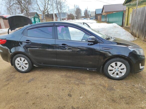 2012 Kia Rio 5-speed III, чёрный, 650000 рублей - вид 4