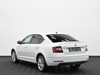 2019 Skoda Octavia III (A7) Рестайлинг, белый, 1715000 рублей, вид 4