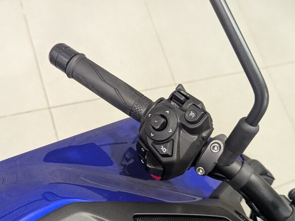 2024 Yamaha MT-09 (FZ-09), синий, 1340510 рублей - вид 9