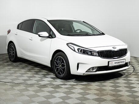 2018 Kia Cerato III Рестайлинг (Classic), белый, 1669700 рублей, вид 3