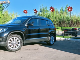 2012 Volkswagen Tiguan I Рестайлинг, чёрный, 1320000 рублей, вид 1