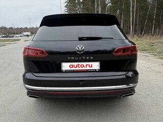 2021 Volkswagen Touareg III, чёрный, 5750000 рублей, вид 5