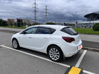 2012 Opel Astra J Рестайлинг, белый, 525000 рублей, вид 4