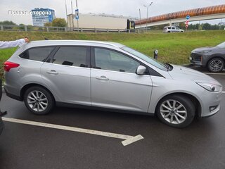 2017 Ford Focus III Рестайлинг, серебристый, 1100000 рублей, вид 3