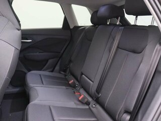 2026 Audi Q3 e-hybrid III (FJ), чёрный, 6675000 рублей, вид 5