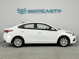 2017 Hyundai Solaris II, белый, 880000 рублей, вид 4