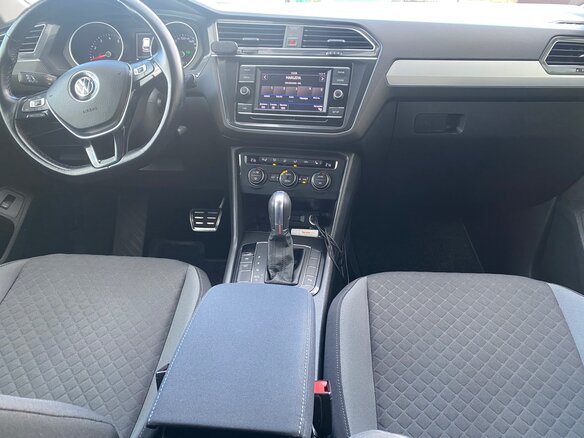 2017 Volkswagen Tiguan II, бежевый, 1999000 рублей - вид 15