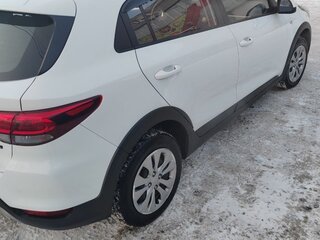2020 Kia Rio X-Line IV, белый, 1900000 рублей, вид 3