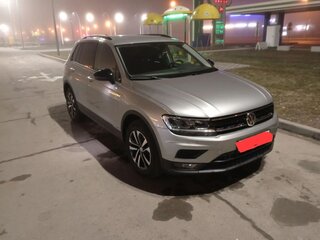 2019 Volkswagen Tiguan II, серебристый, 2500000 рублей, вид 2