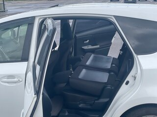 2016 Toyota Prius v (+) I Рестайлинг (ZVW40/41), белый, 1650000 рублей, вид 3