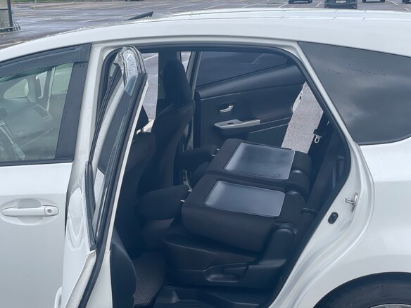 2016 Toyota Prius v (+) I Рестайлинг (ZVW40/41), белый - вид 2