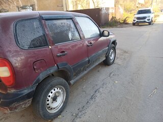 2005 Chevrolet Niva I, красный, 130000 рублей, вид 4