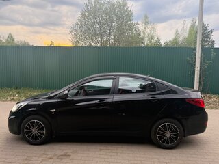 2013 Hyundai Solaris I, чёрный, 850000 рублей, вид 5