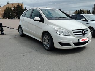 2010 Mercedes-Benz B-Класс 200 I (W245) Рестайлинг, белый, 750000 рублей, вид 4