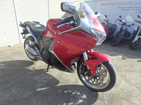 2010 Honda VFR 1200, красный, 800000 рублей, вид 1