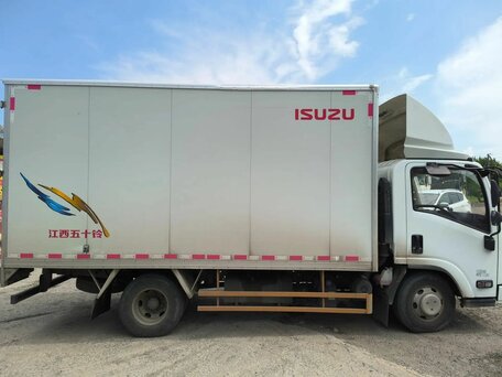 2025 Isuzu Elf (N-series), белый, 3300000 рублей, вид 3