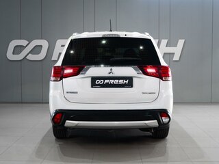 2015 Mitsubishi Outlander III Рестайлинг 2, белый, 1679000 рублей, вид 4