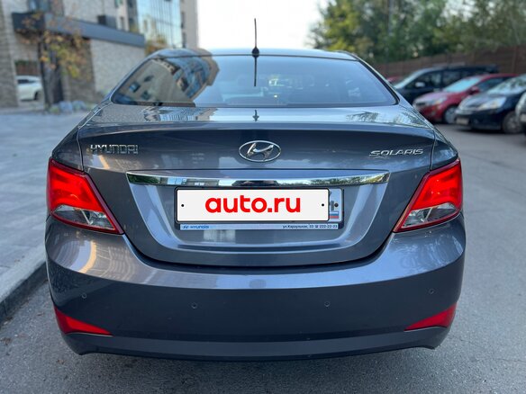2014 Hyundai Solaris I Рестайлинг, серый, 1060000 рублей - вид 6