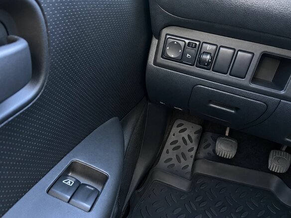 2013 Nissan Note I Рестайлинг, белый, 565000 рублей - вид 9