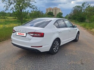 2020 Skoda Octavia III (A7) Рестайлинг, белый, 1950000 рублей, вид 3