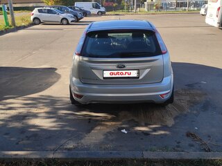 2009 Ford Focus II Рестайлинг, серебристый, 400000 рублей, вид 5