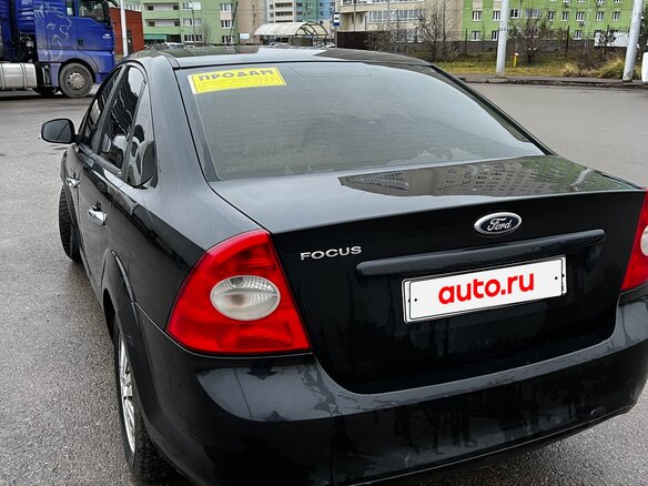2011 Ford Focus II Рестайлинг, чёрный, 580000 рублей - вид 3