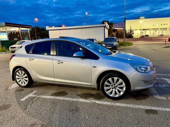 2011 Opel Astra J, серебристый, 820000 рублей - вид 6