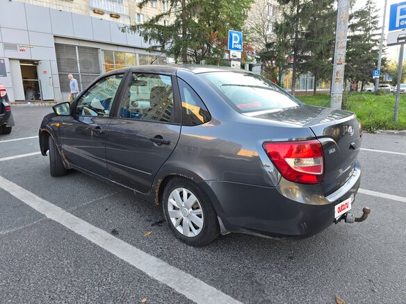 2016 Lada (ВАЗ) Granta I, серый, 350000 рублей - вид 4