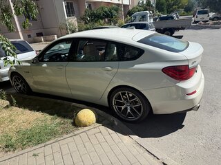 2010 BMW 5 серии Gran Turismo 535i xDrive VI (F10/F11/F07), белый, 950000 рублей, вид 5