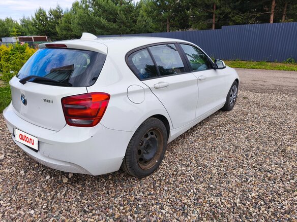 2013 BMW 1 серии 116i II (F20/F21), белый, 1400000 рублей - вид 3
