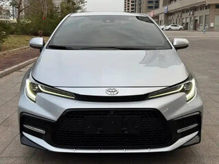 2023 Toyota Corolla Sporty XII (E210) Рестайлинг, серебристый, 1318002 рублей, вид 2