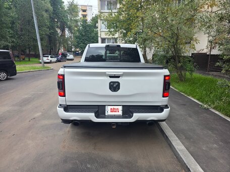 2022 Ram 1500 Crew Cab V, белый, 6550000 рублей, вид 4