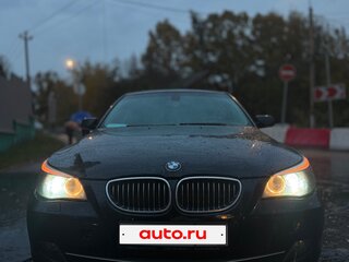 2008 BMW 5 серии 520i V (E60/E61) Рестайлинг, чёрный, 900000 рублей, вид 4