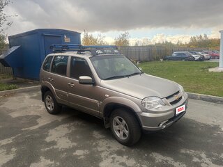 2016 Chevrolet Niva I Рестайлинг, серый, 850000 рублей, вид 3