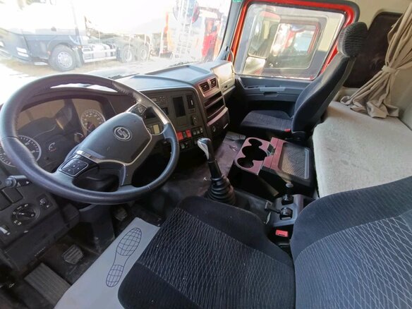 2023 Shacman (Shaanxi) SX3258, красный, 3560000 рублей - вид 8