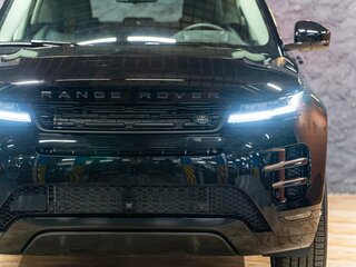 2024 Land Rover Range Rover Evoque II Рестайлинг, чёрный, 8490000 рублей, вид 3