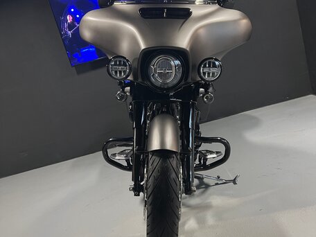 2020 Harley-Davidson Street Glide, серый, 2450000 рублей, вид 3
