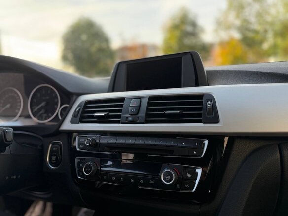 2015 BMW 3 серии 318i VI (F3x) Рестайлинг, чёрный, 1700000 рублей - вид 12