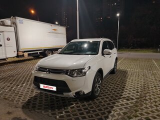 2014 Mitsubishi Outlander III, белый, 1500000 рублей, вид 1