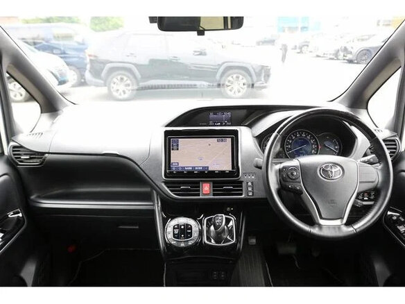 2021 Toyota Noah III (R80) Рестайлинг, белый, 2050000 рублей - вид 13