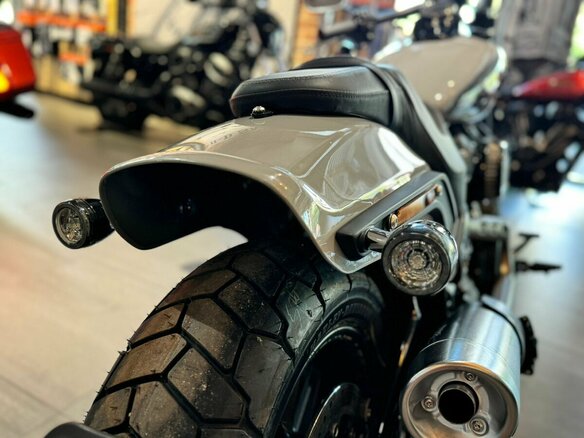 2024 Harley-Davidson Fat Bob, серый, 3450000 рублей - вид 8